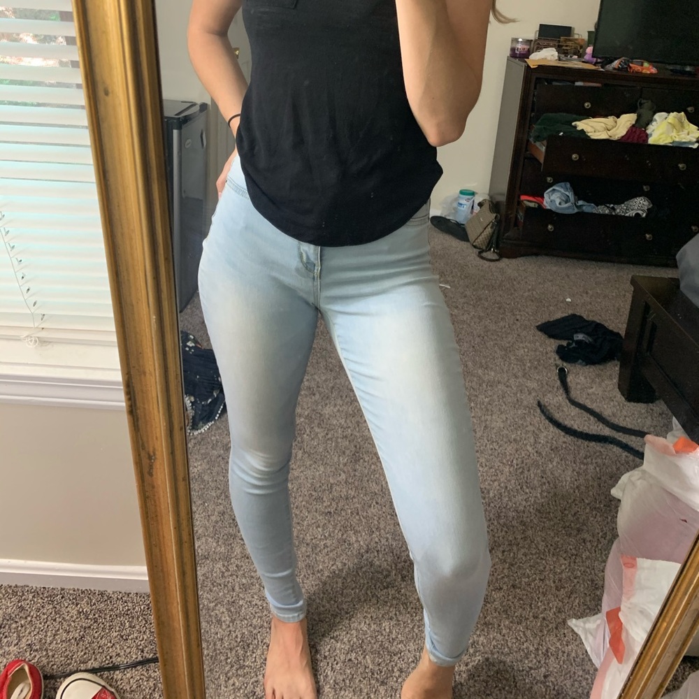 Light wash skinny jeans